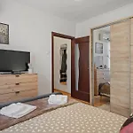 Old Town Metrodoor * 布加勒斯特