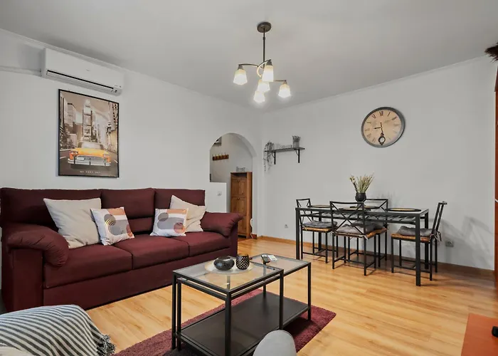 Old Town Metrodoor Appartement *