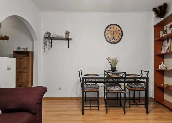 Old Town Metrodoor Apartment *